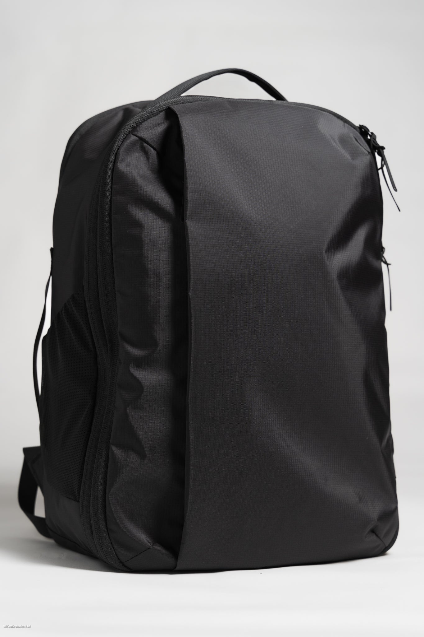 Almond Oak: 25L 5L Expandable Travel Backpack One Bag Travel